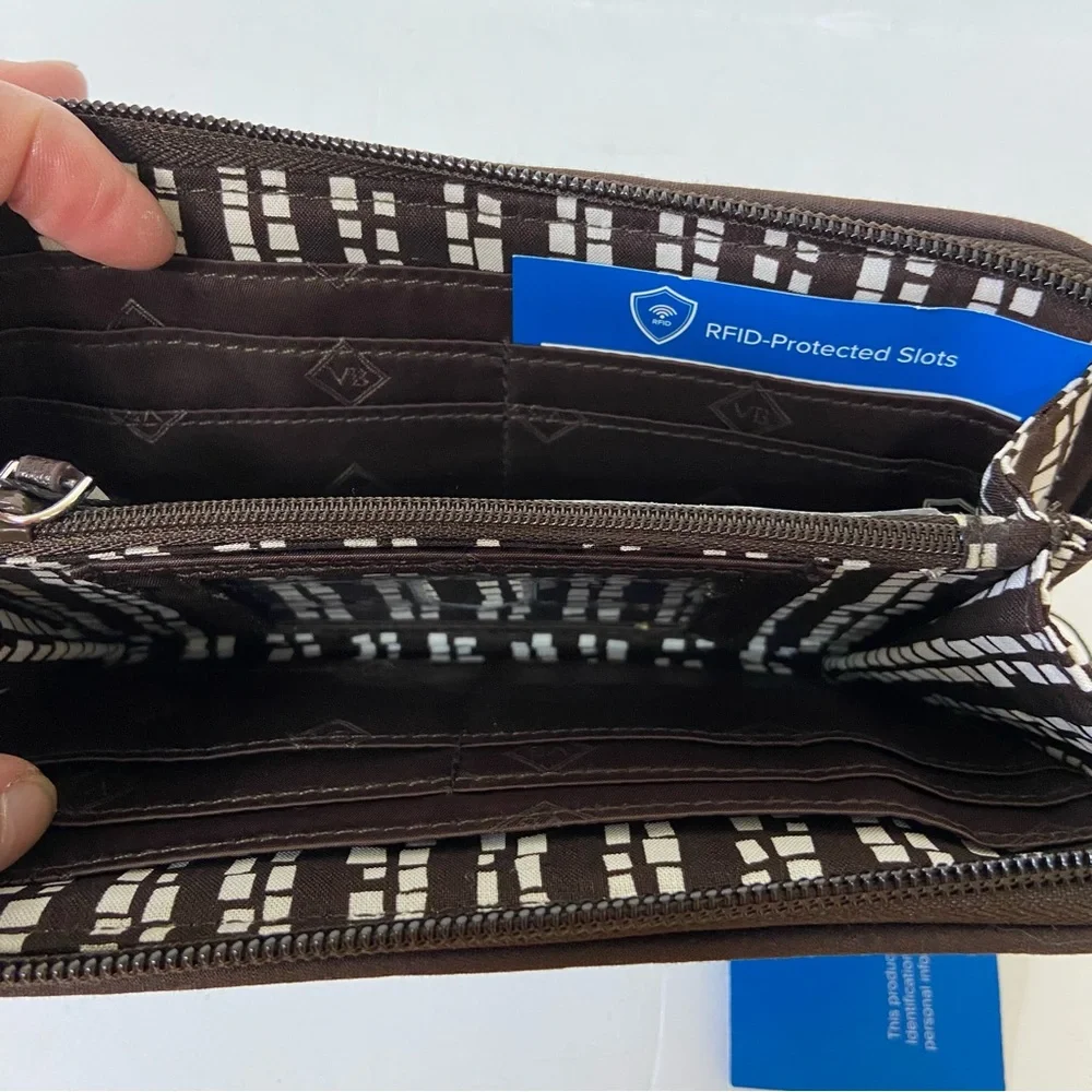 Vera Bradley Wallet RFID Georgia Rain Forest Black Blue Green Zip Quilted Zip - Picture 8 of 10